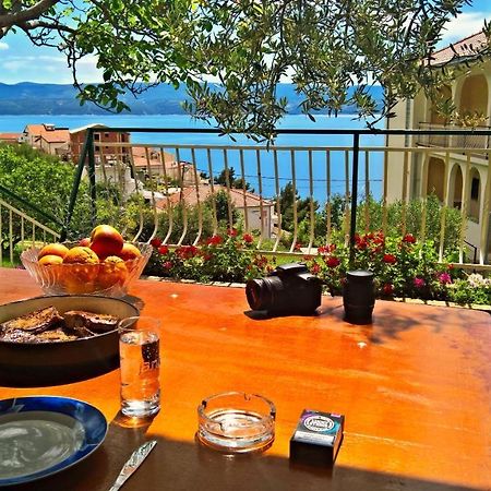 אומיס Holiday Home Jozo מראה חיצוני תמונה