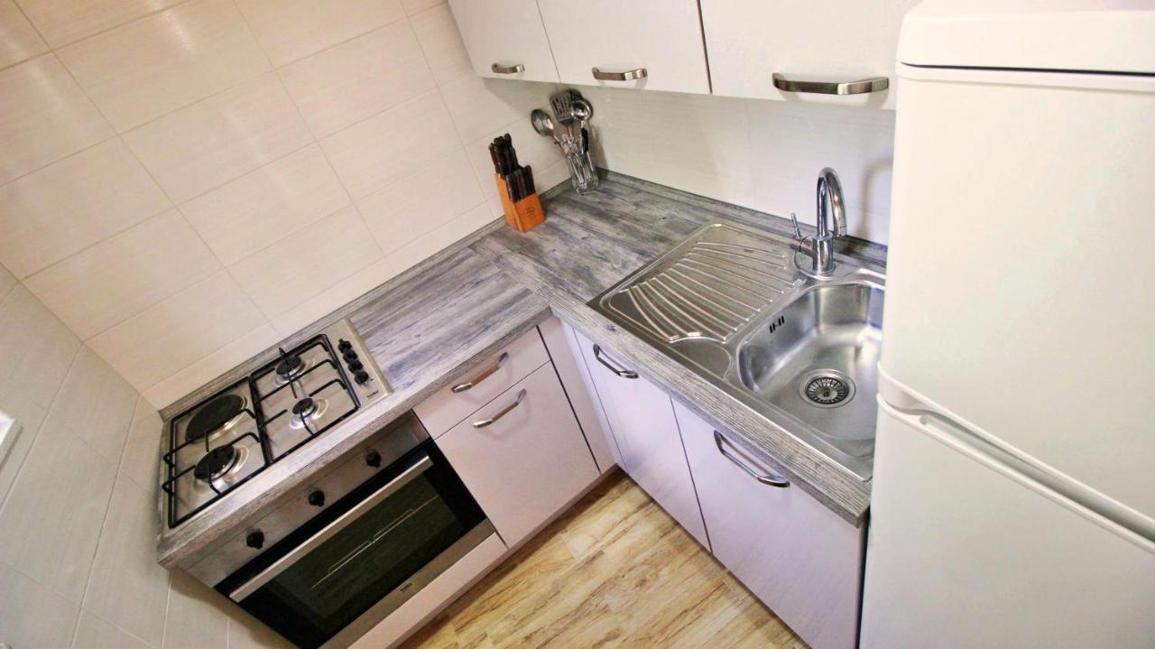 אומיס Holiday Home Jozo מראה חיצוני תמונה