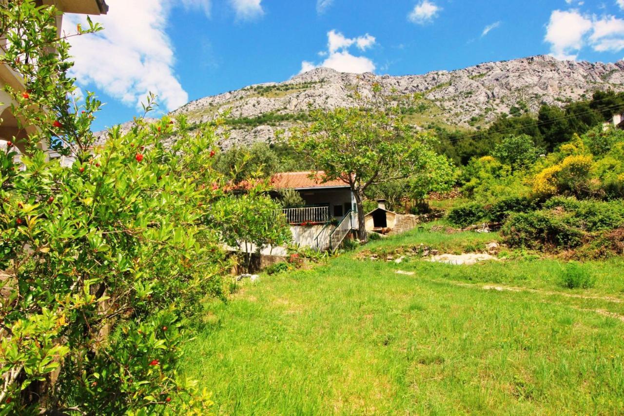 אומיס Holiday Home Jozo מראה חיצוני תמונה