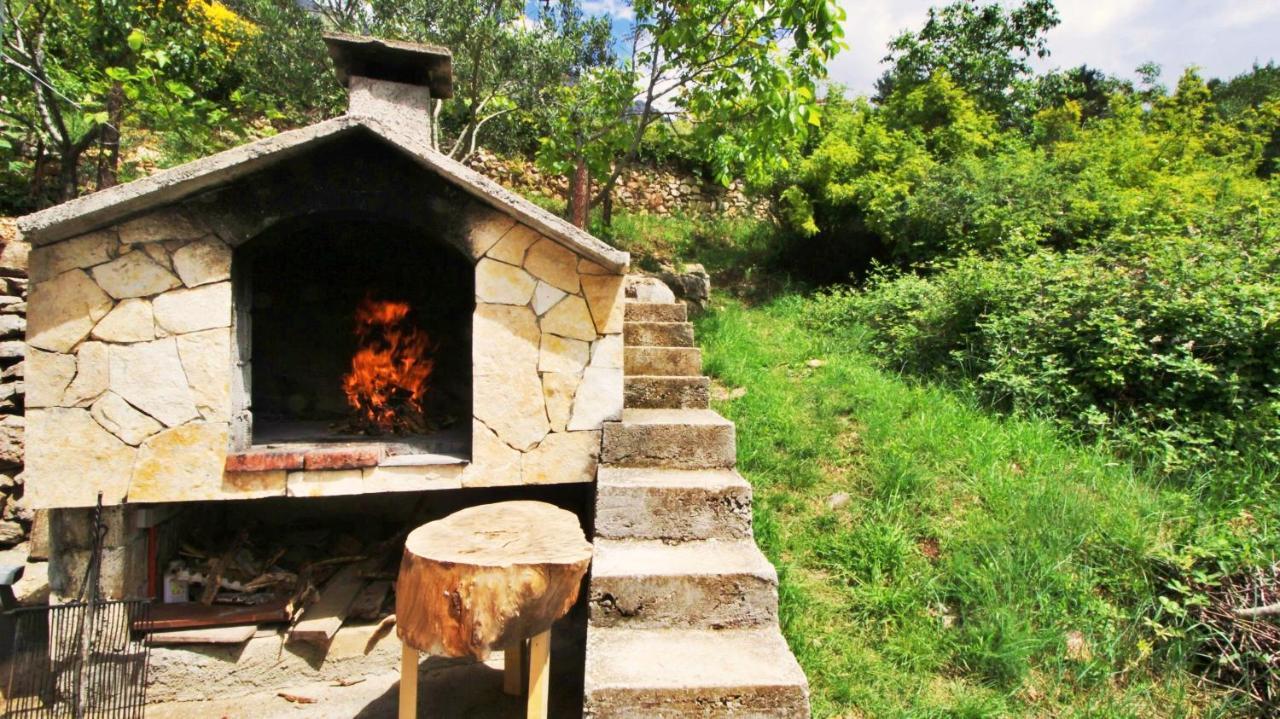 אומיס Holiday Home Jozo מראה חיצוני תמונה