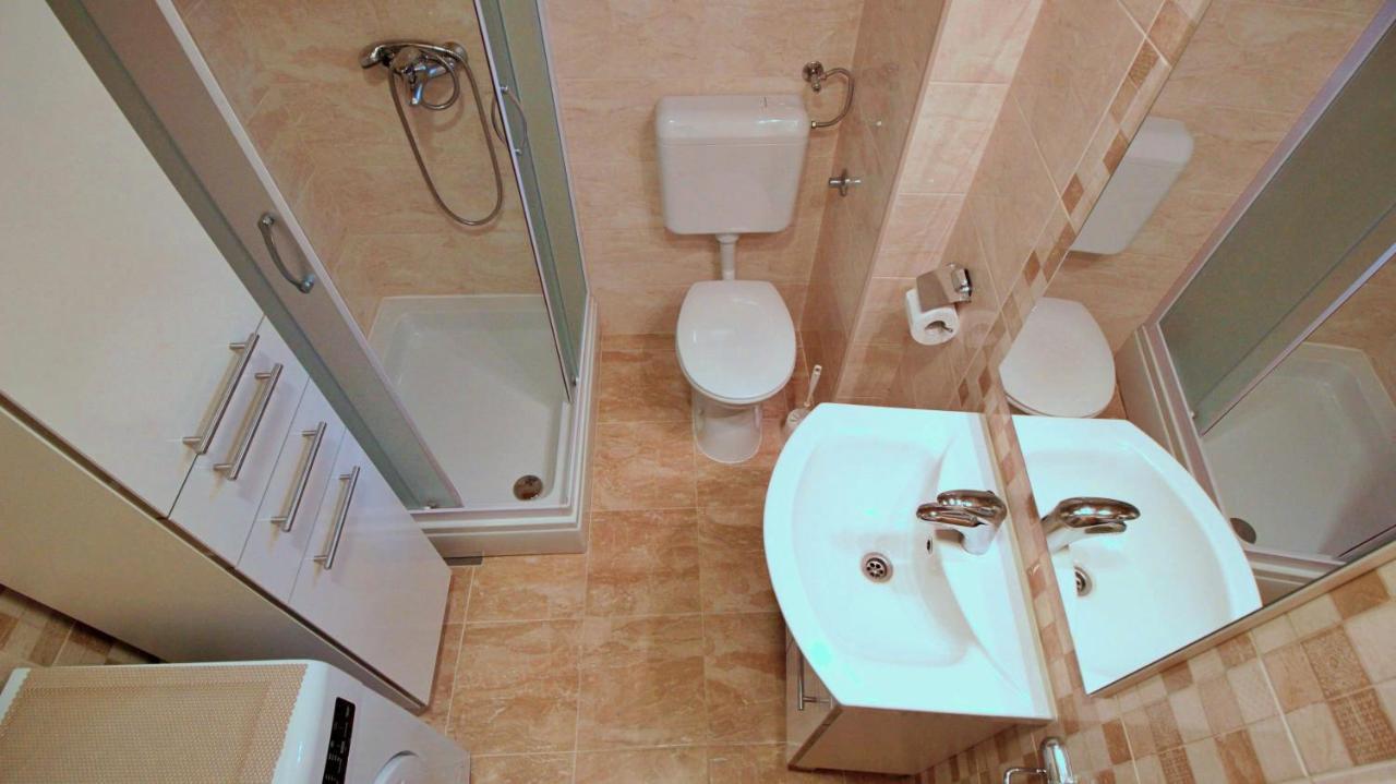 אומיס Holiday Home Jozo מראה חיצוני תמונה